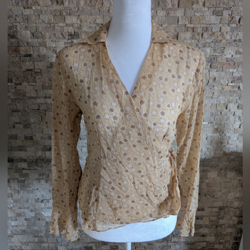 100% Silk Wrap Tie Shirt Floral Yellow Blouse Cottagecore Sz 4 Vintage Inspired